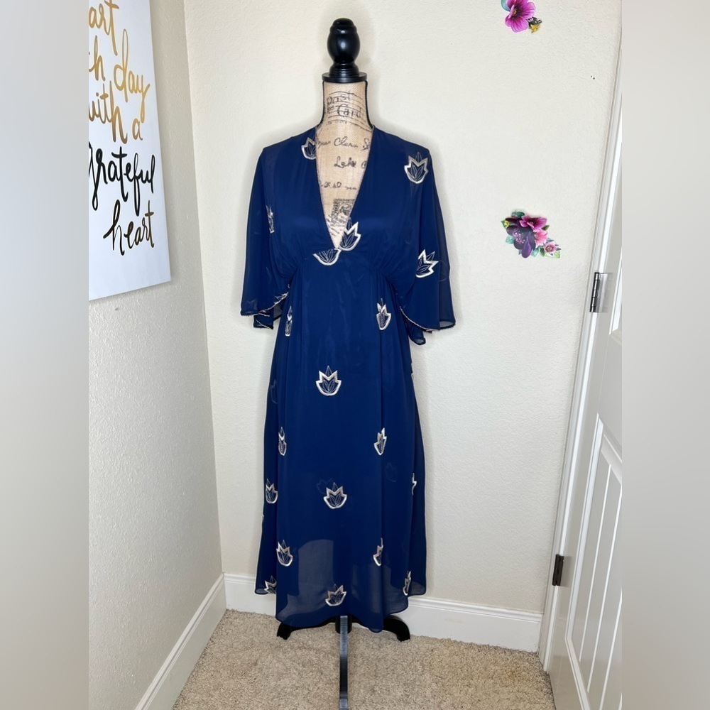 Stevie May Embroidered Leaf Dress V Neck, Lined, Empire Waist Open Back Size XS - Picture 2 of 16